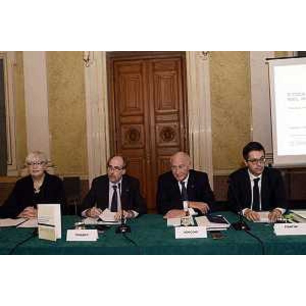 Alexandra Hagemann (Direttrice Goethe-Institut Trieste), Gianni Torrenti (Assessore regionale Cultura, Sport e Solidarietà), Mario Morcone (Capo Dipartimento Libertà civili e Immigrazione / Ministero Interno) e Marco Piantini (Consigliere Presidenza Consiglio Ministri per Affari europei) alla tavola rotonda "Etica e politica della migrazione nel nuovo scenario europeo", organizzata dal Goethe-Institut nella sede della Regione FVG - Trieste 25/11/2016