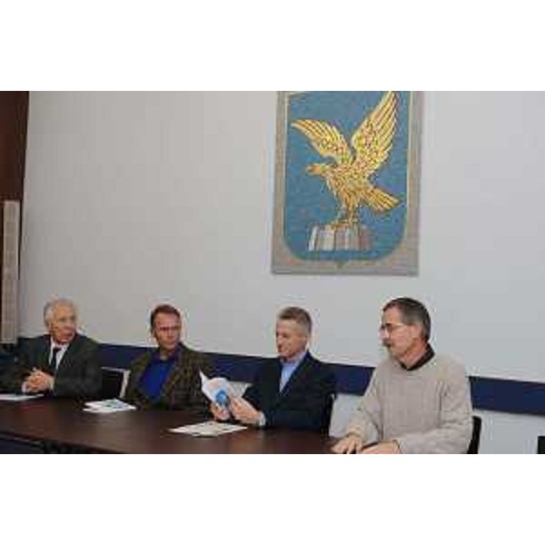 Riccardo Illy (Presidente Regione Friuli Venezia Giulia) ed Alessandro Fattori alla presentazione del libro "SCI FUORIPISTA) (Trieste, 06/12/05)