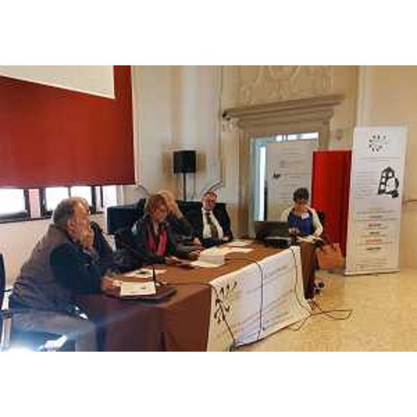 Giuseppe Geppini (Primario responsabile CSM Distretto Nord), Maria Sandra Telesca (Assessore regionale Salute), Renzo Francesconi (Sindaco Spilimbergo) e Savina Capuzzello (Presidente Associazione ARTSaM DDN onlus) al convegno "Vivere insieme, nuovi modi di condividere l'abitare", organizzato dall'Associazione Regionale per la Tutela della Salute Mentale Durante Dopo Noi (ARTSaM DDN onlus) nella Sala Taddea del Castello - Spilimbergo 29/11/2016