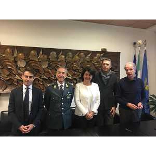 Pierluigi Di Blasio (Direttore Agenzia Demanio Friuli Venezia Giulia), Giuseppe Gerli (Comandante regionale Guardia di Finanza), Mariagrazia Santoro (Assessore regionale Infrastrutture e Territorio), Stefano Balloch (Sindaco Cividale del Friuli) e Riccardo Toso (Direttore ATER Udine) - Udine 29/11/2016