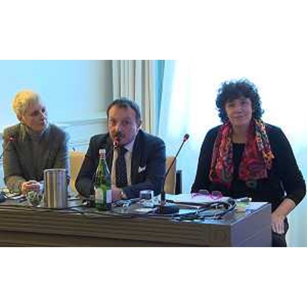 Roberta Vlahov (Ufficio Stampa Consulta regionale), Vincenzo Zoccano (Presidente Consulta regionale Associazioni Persone disabili e loro Famiglie FVG) e Loredana Panariti (Assessore regionale Lavoro e Pari Opportunità) al convegno "La criticità dell'accesso al mercato del lavoro per le persone con disabilità in Friuli Venezia Giulia. Quali strategie concrete per incrementare le opportunità di lavoro?" - Trieste 29/11/2016