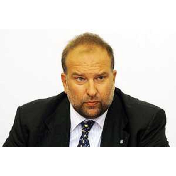 Roberto Cosolini (Assessore regionale al lavoro, formazione, università e ricerca) - Mezzobusto 