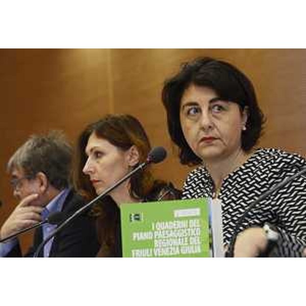 Mariagrazia Santoro (Assessore regionale Infrastrutture e Territorio) al convegno "Piano Paesaggistico Regionale (PPR) del Friuli Venezia Giulia. Contenuti e strumenti di consultazione", nell'Auditorium Comelli della Regione FVG - Udine 01/12/2016