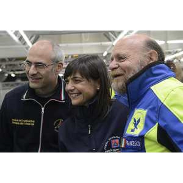 Fabrizio Curcio (Capo Dipartimento Protezione civile nazionale), Debora Serracchiani (Presidente Regione Friuli Venezia Giulia) e un volontario alla XVIII edizione della Giornata del Volontario di Protezione civile, nel quartiere di Udine e Gorizia Fiere - Torreano di Martignacco 03/12/2016