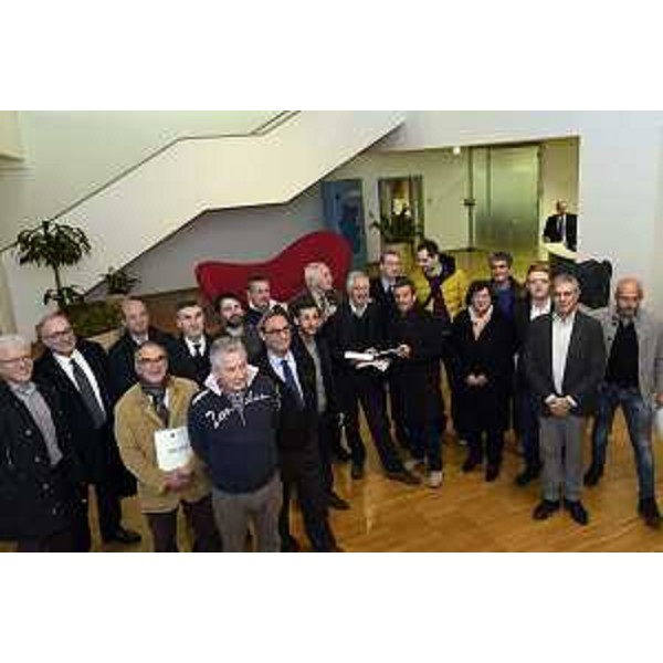 Enzo Cainero [Project manager Tappe in FVG 100° Giro d'Italia (XIX San Candido-Piancavallo 26 maggio; XX Pordenone-Asiago 27 maggio)], Francesco Moser e Sergio Bolzonello (Vicepresidente Regione FVG e assessore Attività produttive, Turismo e Cooperazione), insieme ad amministratori locali dei territori interessati, alla presentazione delle iniziative ciclistiche per il 2017 in Friuli Venezia Giulia - Udine 06/12/2016