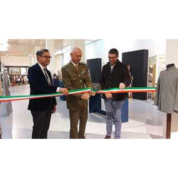 Francesco Peroni (Assessore regionale Finanze e Patrimonio), Bruno Morace (Generale comandante Comando Militare Esercito Friuli Venezia Giulia), Pierpaolo Roberti (Vicesindaco Trieste) all'inaugurazione della mostra sulla Grande Guerra al Magazzino delle Idee, in Porto Vecchio - Trieste 06/12/2016