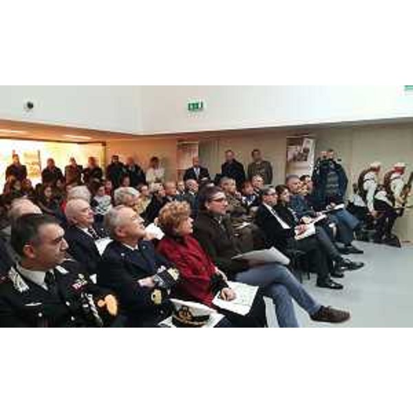 Presentazione del Calendario 2017 dello Stato Maggiore dell'Esercito Italiano, presenti Pierpaolo Roberti (Vicesindaco Trieste) e Francesco Peroni (Assessore regionale Finanze e Patrimonio), al Magazzino delle Idee, in Porto Vecchio - Trieste 06/12/2016