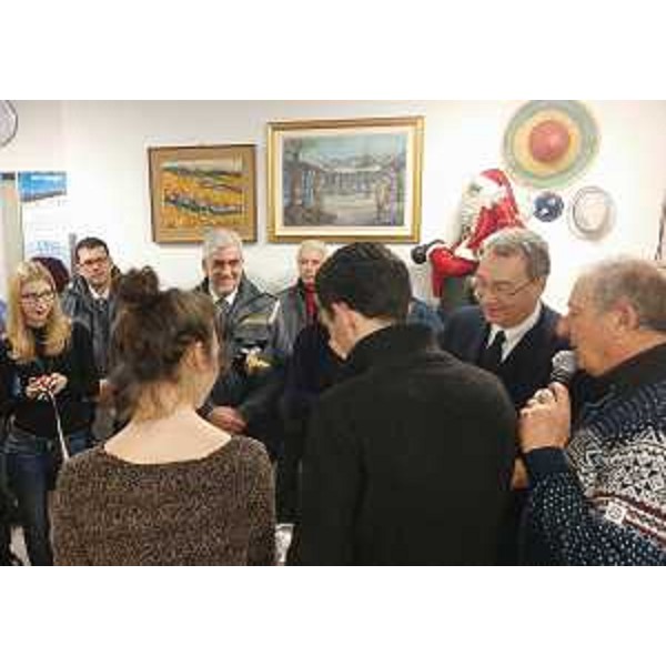 Sergio Bolzonello (Vicepresidente Regione FVG e assessore Attività produttive, Turismo e Cooperazione) e Franco Visintin (Amministratore Pro Loco Fogliano Redipuglia) al taglio del nastro della nuova sede della Pro Loco di Fogliano Redipuglia - 09/12/2016