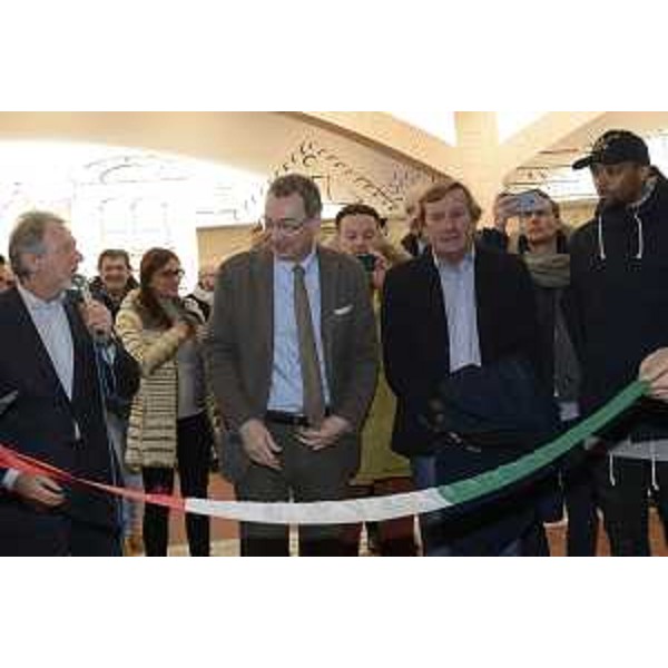 Sergio Bolzonello (Vicepresidente Regione FVG e assessore Attività produttive, Turismo e Cooperazione) all'inaugurazione della Basketball House, al secondo piano della nuova ala del Centro commerciale Città Fiera - Torreano di Martignacco 12/12/2016
