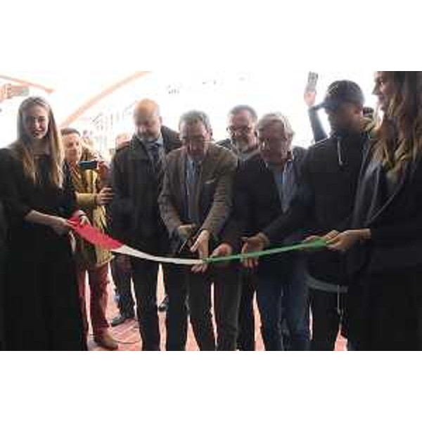 Sergio Bolzonello (Vicepresidente Regione FVG e assessore Attività produttive, Turismo e Cooperazione) all'inaugurazione della Basketball House, al secondo piano della nuova ala del Centro commerciale Città Fiera - Torreano di Martignacco 12/12/2016