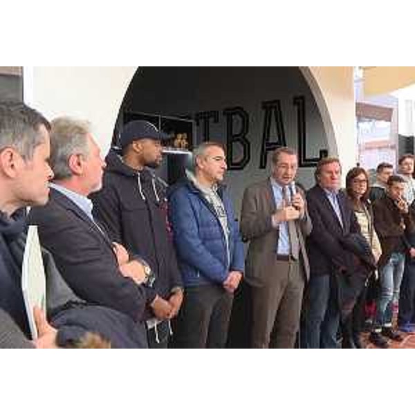 Sergio Bolzonello (Vicepresidente Regione FVG e assessore Attività produttive, Turismo e Cooperazione) all'inaugurazione della Basketball House, al secondo piano della nuova ala del Centro commerciale Città Fiera - Torreano di Martignacco 12/12/2016