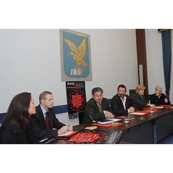 Roberto Antonaz (Assessore Regionale all'istruzione, cultura, sport e pace) alla presentazione del forum "PACE 2005" (Trieste, 30/11/05)