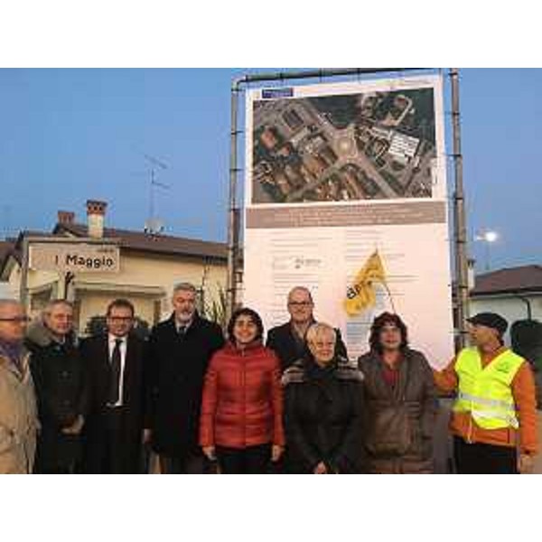 Giorgio Damiani (Presidente FVG Strade S.p.A.), Mariagrazia Santoro (Assessore regionale Infrastrutture e Territorio) e Paolo Panontin (Assessore regionale Autonomie locali) alla consegna dei lavori di riqualificazione e allargamento della strada provinciale 9 "di Pasiano" dallo svincolo di Visinale all'intersezione con la provinciale 14 "del Fiume" - Pasiano di Pordenone 12/12/2016
