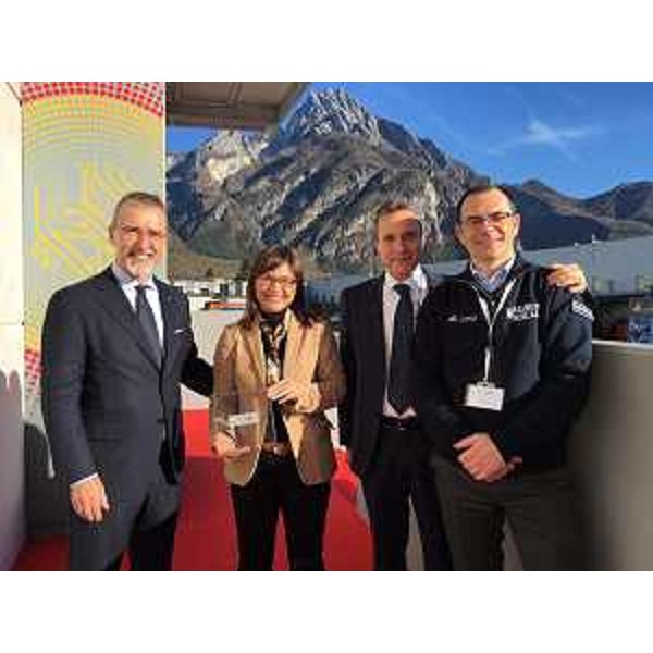 Pietro Gorlier (Amministratore delegato Magneti Marelli), Debora Serracchiani (Presidente Regione Friuli Venezia Giulia), Ermanno Ferrari (Amministratore delegato Automotive Lighting) e Ugo Peressoni (Responsabile Operations Sud Europa Automotive Lighting) all'inaugurazione del nuovo padiglione Rear Lamps della Magneti Marelli Automotive Lighting - Tolmezzo 13/12/2016