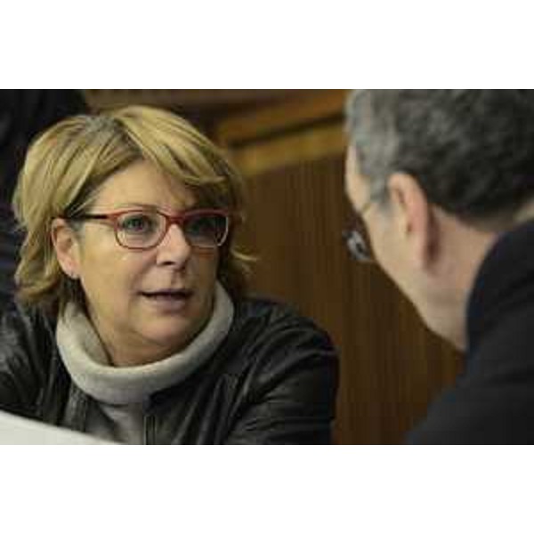 Maria Sandra Telesca (Assessore regionale Salute, Integrazione socio-sanitaria, Politiche sociali e Famiglia) durante il dibattito generale sul "Documento di economia e finanza regionale", sul ddl n. 167 "Legge collegata alla manovra di Bilancio 2017-2019", sul ddl n. 168 "Legge di Stabilità 2017" e sul ddl n. 169 "Bilancio di previsione per gli anni 2017-2019 e per l'anno 2017", nell'Aula del Consiglio regionale - Trieste 16/12/2016