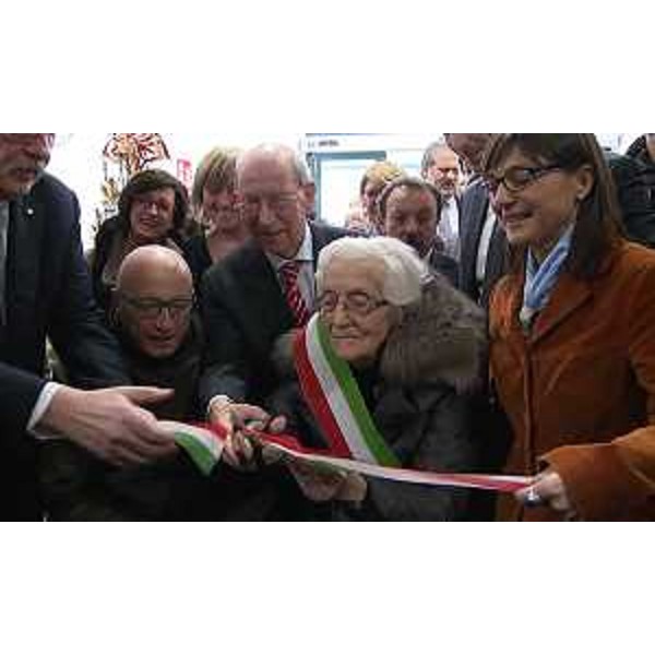 Mario Brancati (Consulta regionale Associazioni Persone disabili e loro Famiglie FVG) e Debora Serracchiani (Presidente Regione Friuli Venezia Giulia) alla cerimonia di apertura dell'Ospizio Marino - Grado 17/12/2016
