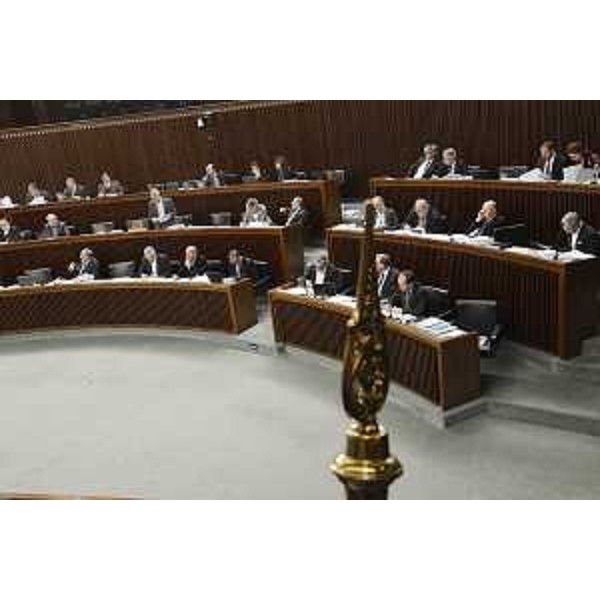 L'Aula del Consiglio regionale del Friuli Venezia Giulia durante il dibattito generale sul "Documento di economia e finanza regionale", sul ddl n. 167 "Legge collegata alla manovra di Bilancio 2017-2019", sul ddl n. 168 "Legge di Stabilità 2017" e sul ddl n. 169 "Bilancio di previsione per gli anni 2017-2019 e per l'anno 2017" - Trieste 16/12/2016