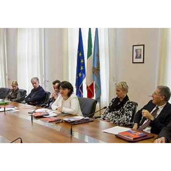 Sondra Canciani (Direttore generale ATER Alto Friuli), Riccardo Toso (Direttore generale ATER Udine), Antonio Ius (Direttore generale ATER Trieste), Mariagrazia Santoro (Assessore regionale Infrastrutture e Territorio), Alessandra Gargiulo (Direttore generale ATER Gorizia) e Angioletto Tubaro (Direttore generale ATER Pordenone) - Trieste 20/12/2016