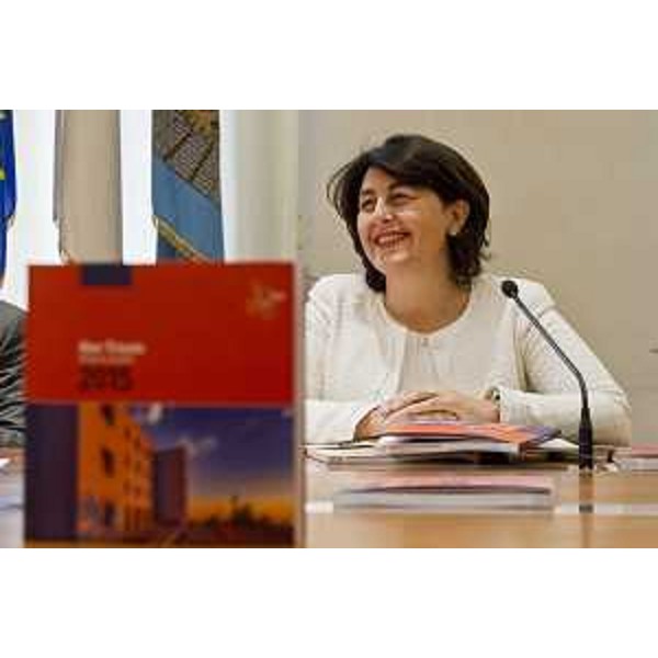 Mariagrazia Santoro (Assessore regionale Infrastrutture e Territorio) al Tavolo di presentazione del bilancio sociale delle cinque Aziende Territoriali per l'Edilizia Residenziale (ATER) del FVG - Trieste 20/12/2016