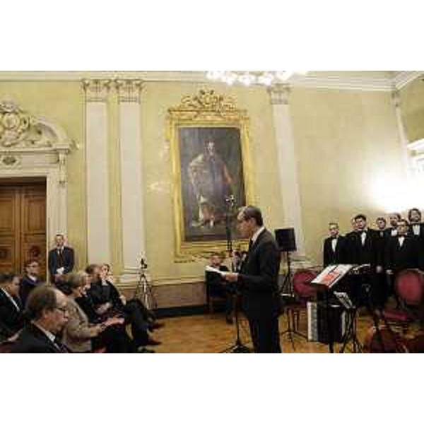 Francesco Peroni (Assessore regionale Finanze, Patrimonio, Coordinamento e Programmazione Politiche economiche e comunitarie) durante il concerto del Coro Polifonico di Ruda nel Palazzo della Regione Friuli Venezia Giulia in piazza Unità d'Italia - Trieste 20/12/2016