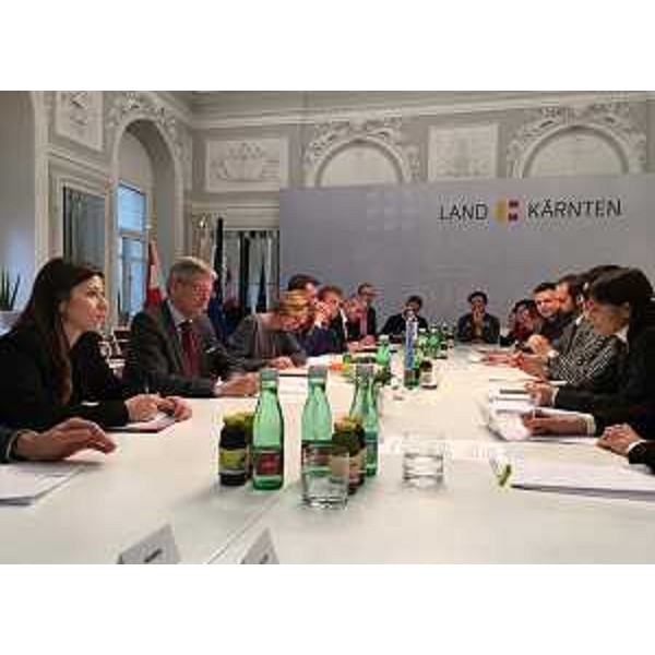 Riunione sul progetto Pramollo, con Peter Kaiser (Governatore Land Carinzia) e Debora Serracchiani (Presidente Regione Friuli Venezia Giulia), nella sede del Land Carinzia - Klagenfurt 22/12/2016
