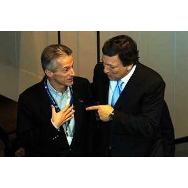Riccardo Illy (Presidente Regione Friuli Venezia Giulia) e José Manuel Barroso (Presidente della Commissione Europea) all'assemblea ARE (Strasburgo, 25/11/05)
