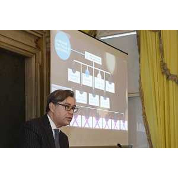 Francesco Peroni (Assessore regionale Finanze, Patrimonio, Coordinamento e Programmazione Politiche economiche e comunitarie) durante la conferenza stampa di fine anno - Trieste 23/12/2016