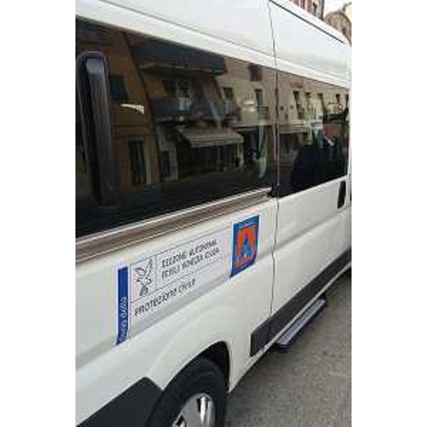 Automezzo per il trasporto di persone disabili e anziani donato dalla Regione Friuli Venezia Giulia al Comune veneto - Dolo (VE) 09/01/2017