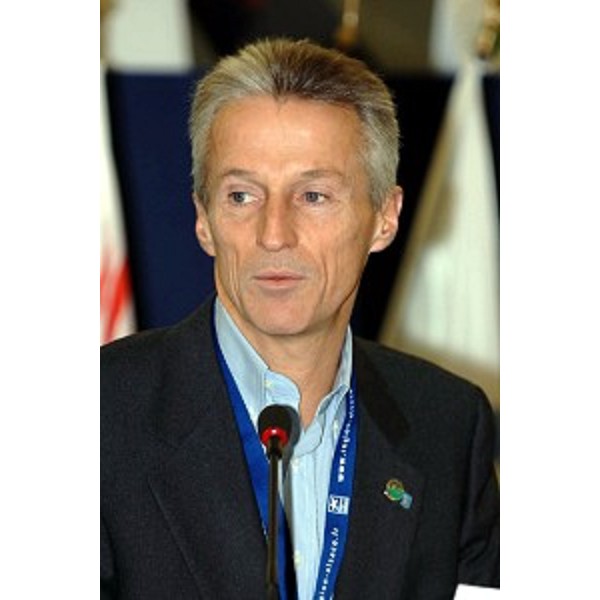 Riccardo Illy (Presidente Regione Friuli Venezia Giulia) ad assemblea ARE (Strasburgo, 24/11/05)