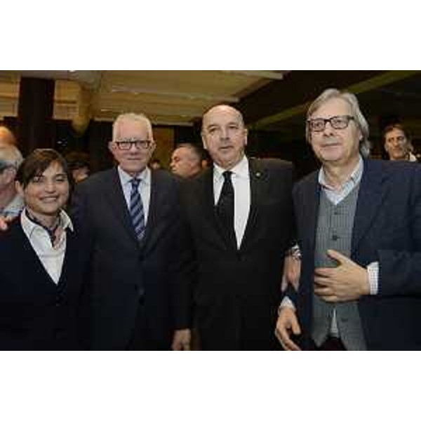 Debora Serracchiani (Presidente Regione Friuli Venezia Giulia), Giorgio Rossi (Assessore Cultura Comune Trieste), Roberto Dipiazza (Sindaco Trieste) e Vittorio Sgarbi all'inaugurazione dello store di Eataly - Trieste 16/01/2017