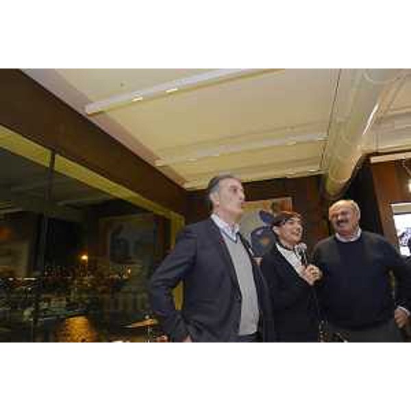 Antonio De Paolo (Eataly Trieste), Debora Serracchiani (Presidente Regione Friuli Venezia Giulia) e Oscar Farinetti (Fondatore Eataly) all'inaugurazione dello store di Eataly - Trieste 16/01/2017