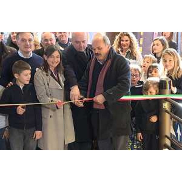 Debora Serracchiani (Presidente Regione Friuli Venezia Giulia), Roberto Dipiazza (Sindaco Trieste) e Oscar Farinetti (Fondatore Eataly) all'inaugurazione ufficiale dello store di Eataly - Trieste 17/01/2017