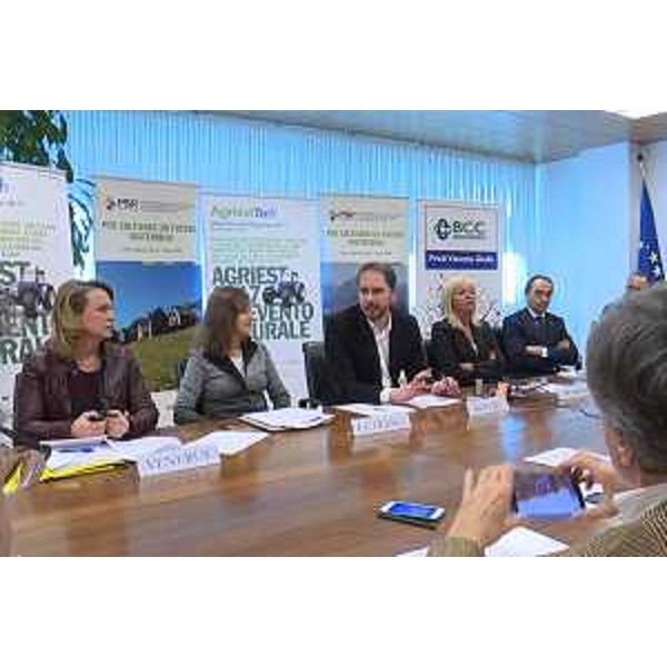 Sonia Venerus (Agenzia regionale sviluppo rurale / ERSA), Serena Cutrano (Vicedirettore Risorse agricole, forestali e ittiche Regione FVG e Autorità Gestione PSR 2014-2020 FVG), Cristiano Shaurli (Assessore regionale Risorse agricole e forestali) e Luisa De Marco (Presidente Udine Gorizia Fiere) alla presentazione della LII edizione di Agriest - Udine 19/01/2017
