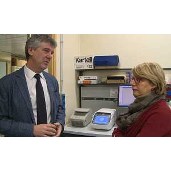 Mauro Giacca (Direttore generale ICGEB) accompagna Maria Sandra Telesca (Assessore regionale Salute) nella visita all'International Centre for Genetic Engineering and Biotechnology / ICGEB - Trieste 19/01/2017
