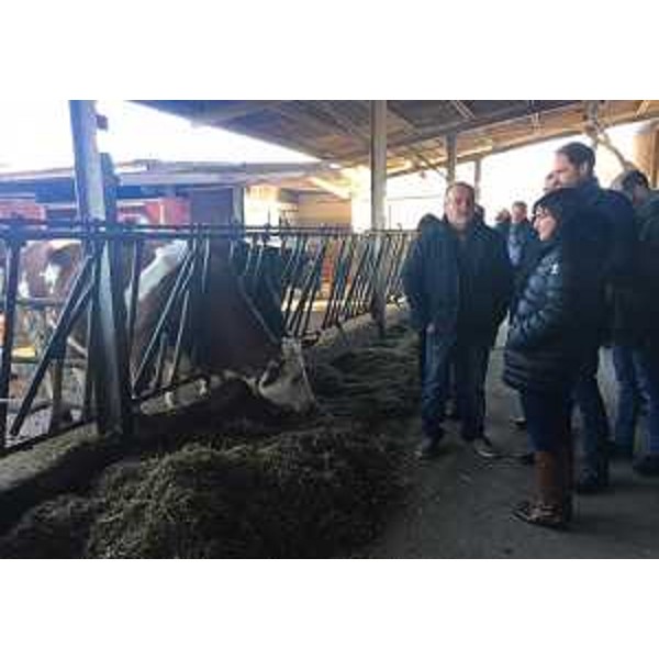 Giuseppe Zoff accoglie Debora Serracchiani (Presidente Regione Friuli Venezia Giulia) e Cristiano Shaurli (Assessore regionale Risorse agricole e forestali) all'Azienda agricola Zoff Agriturismo Borg da Ocjs - Borgnano Cormons (GO) 20/01/2017