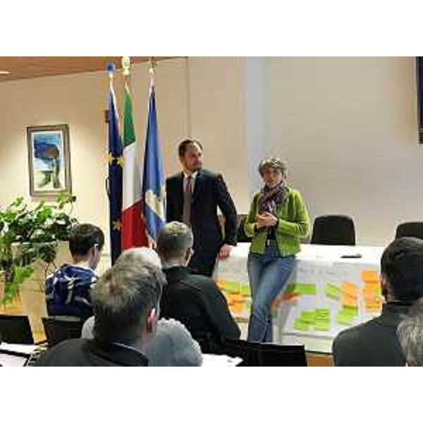 Cristiano Shaurli (Assessore regionale Risorse agricole e forestali) e Cristina Micheloni (Presidente regionale Associazione Italiana Agricoltura Biologica / AIAB) all'incontro sulla piattaforma OK-Net Arable - Udine 26/01/2017