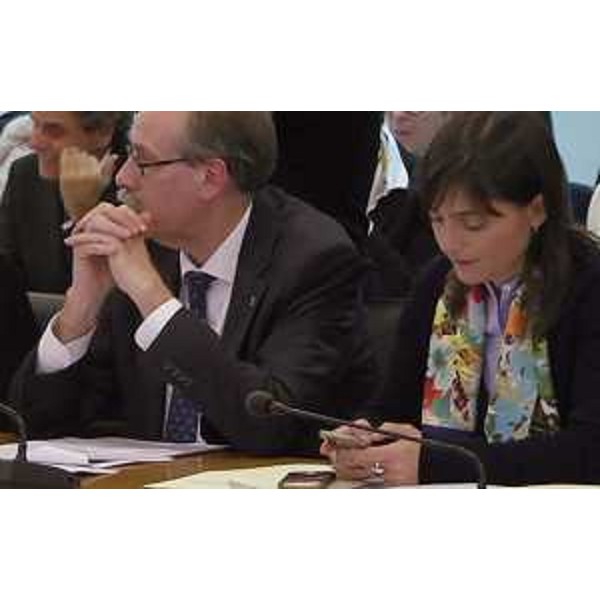Gianni Torrenti (Assessore regionale Solidarietà) e Debora Serracchiani (Presidente Regione Friuli Venezia Giulia) alla seduta straordinaria della Conferenza delle Regioni e delle Province autonome, presieduta da Stefano Bonaccini, per un confronto in tema di Immigrazione con Marco Minniti (Ministro Interno) - Roma 25/01/2017