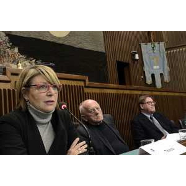 Maria Sandra Telesca (Assessore regionale Salute, Integrazione socio-sanitaria, Politiche sociali e Famiglia) all'incontro "OPG: fine di una storia, il completamento della deistituzionalizzazione manicomiale in Italia (1876-2017)", in Consiglio regionale - Trieste 27/01/2017