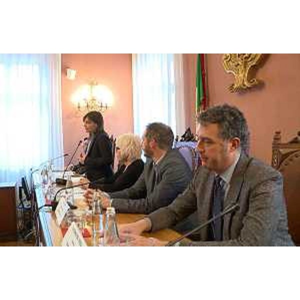 Debora Serracchiani (Presidente Regione Friuli Venezia Giulia) alla sottoscrizione della dichiarazione d'intenti per il "contratto di fiume" del Natisone, nella Sala consiliare del Municipio - Cividale del Friuli 06/02/2017