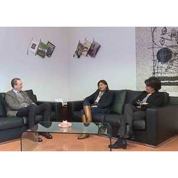 Sergio Bolzonello (Vicepresidente Regione FVG e assessore Attività produttive, Turismo e Cooperazione), Debora Serracchiani (Presidente Regione Friuli Venezia Giulia) e Maria Rosaria Laganà (Prefetto Pordenone) nella sede della Prefettura - Pordenone 07/02/2017