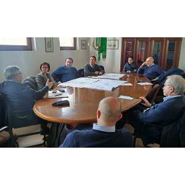 Sara Vito (Assessore regionale Ambiente ed Energia), Cristiano Tiussi (Sindaco Bagnaria Arsa) e amministratori dei Comuni di Palmanova e Torviscosa, nella sede del Municipio - Bagnaria Arsa 07/02/2017