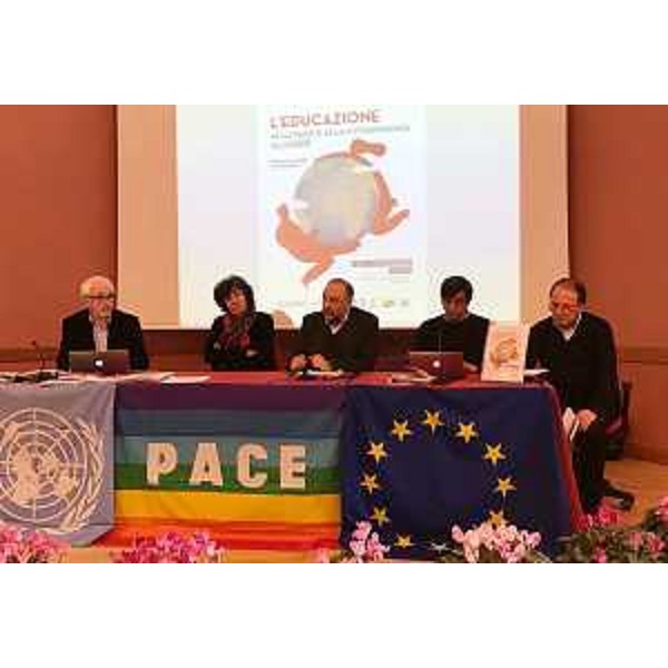 Loredana Panariti (Assessore regionale Lavoro, Formazione, Istruzione, Pari Opportunità, Politiche giovanili, Ricerca e Università) al Centro di accoglienza Ernesto Balducci - Zugliano 10/02/2017