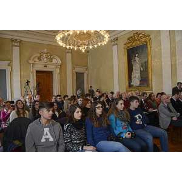 Studenti siciliani, in visita in questi giorni ai luoghi del Confine Orientale, al convegno "Il Trattato di Pace, settant'anni dopo. Aspetti giuridici, politici e diplomatici di un diktat" - Trieste 10/02/2017