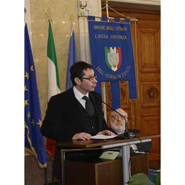 Massimiliano Lacota (Presidente Unione Istriani) e Giovanni Caracciolo di Vietri (Sgretario generale CEI) al convegno "Il Trattato di Pace, settant'anni dopo. Aspetti giuridici, politici e diplomatici di un diktat" - Trieste 10/02/2017