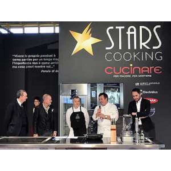 Sergio Bolzonello (Vicepresidente Regione FVG e assessore Attività produttive, Turismo e Cooperazione), Fabrizio Nonis (Responsabile organizzativo), gli chef stellati Andrea Canton (La Primula) ed Emanuele Scarello (Agli Amici) e Cristiano Shaurli (Assessore regionale Risorse agricole e forestali) all'inaugurazione della quinta edizione di "Cucinare" - Pordenone 11/02/2017