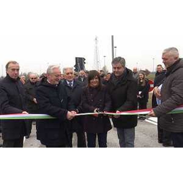 Debora Serracchiani (Presidente Regione Friuli Venezia Giulia) all'inaugurazione della bretella di collegamento tra la Tangenziale Ovest e l'Interporto di Cervignano - Cervignano del Friuli 11/02/2017