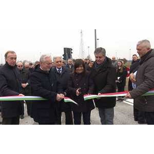 Debora Serracchiani (Presidente Regione Friuli Venezia Giulia) all'inaugurazione della bretella di collegamento tra la Tangenziale Ovest e l'Interporto di Cervignano - Cervignano del Friuli 11/02/2017