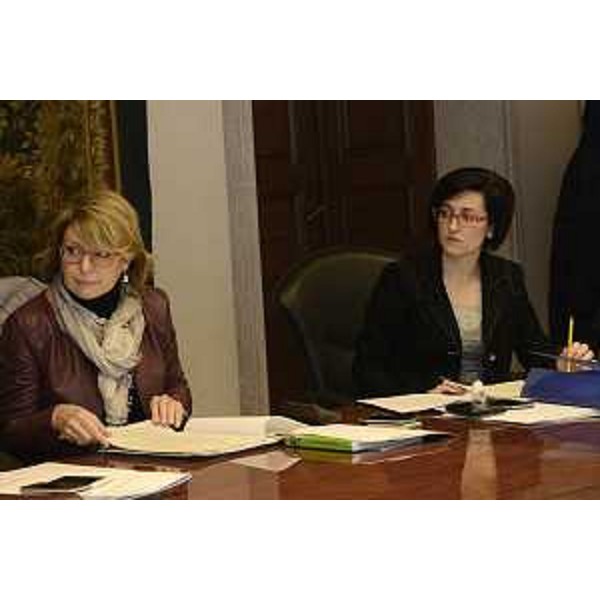 Gli assessori regionali Maria Sandra Telesca (Salute, Integrazione socio-sanitaria, Politiche sociali e Famiglia) e Sara Vito (Ambiente ed Energia) durante la riunione della Giunta del Friuli Venezia Giulia - Trieste 10/02/2017