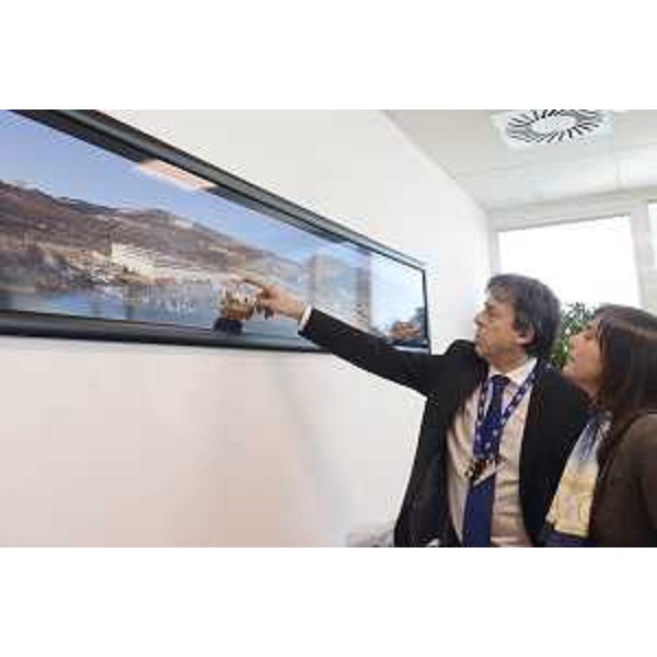 Guido Barbazza (President & Managing director Wärtsilä Italia S.p.A.) accompagna Debora Serracchiani (Presidente Regione Friuli Venezia Giulia) nella visita alla Wärtsilä - Trieste 14/02/2017