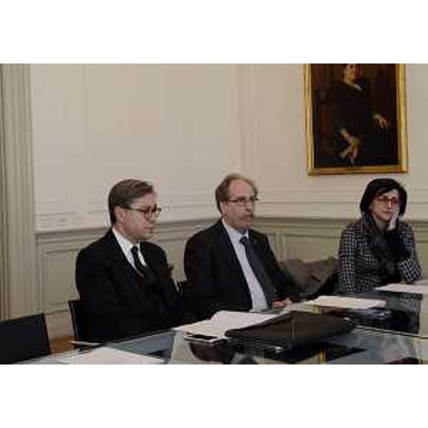 Gli assessori regionali Francesco Peroni (Finanze, Patrimonio, Coordinamento e Programmazione Politiche economiche e comunitarie), Gianni Torrenti (Cultura, Sport e Solidarietà) e Sara Vito (Ambiente ed Energia) durante la riunione della Giunta del Friuli Venezia Giulia - Trieste 14/02/2017